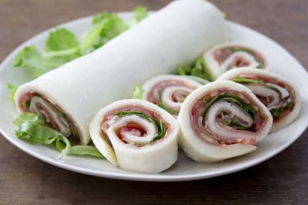 Stuffed mozzarella roll