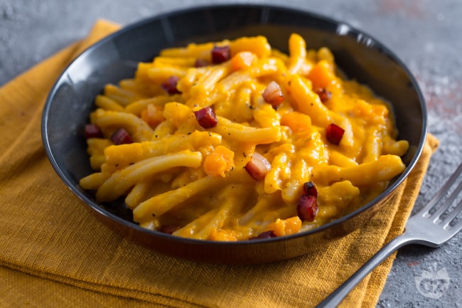 Pasta with butternut squash and speck - Italian recipes by GialloZafferano