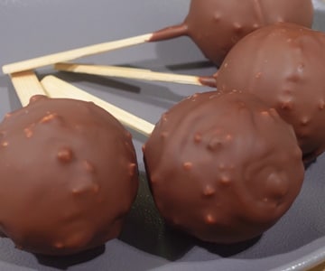 Chocolate and Peanut Cake Pops