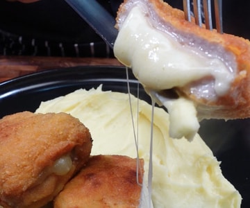 Veal Cordon Bleu with Mashed Potatoes