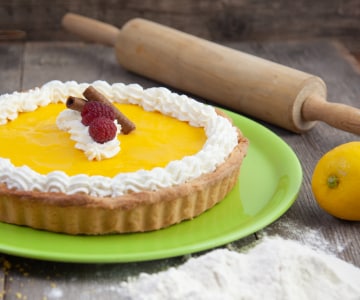 Egg White Tart with Lemon Cream