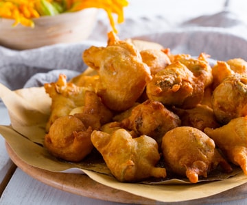 Fritters with Pumpkin Blossoms (Sciurilli)