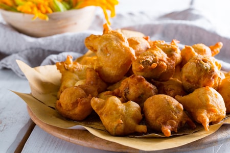 Fritters with Pumpkin Blossoms (Sciurilli)