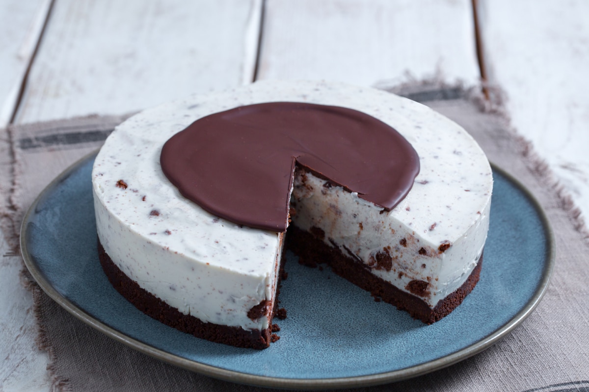 No-Bake Cookie Cake