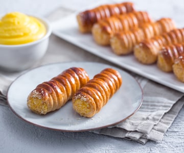 Puff Pastry Cannoli with Custard Cream