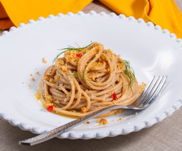 Spaghetti with anchovy sauce