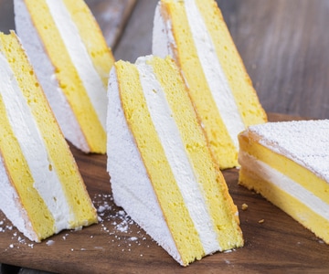 Sandwich cake with mascarpone cream