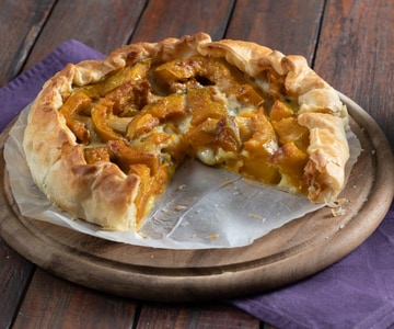 Savory Pumpkin and Mozzarella Pie