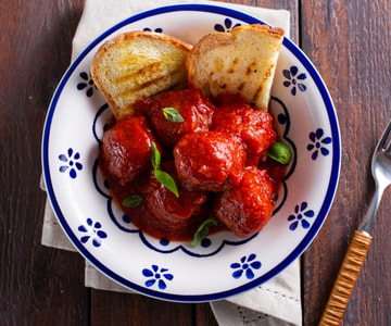 Grandma's Meatballs in Sauce