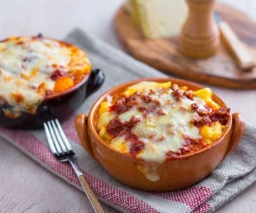 Polenta with sausage and cheese