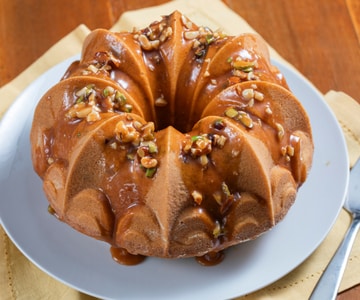 Dried fruit and caramel Bundt cake