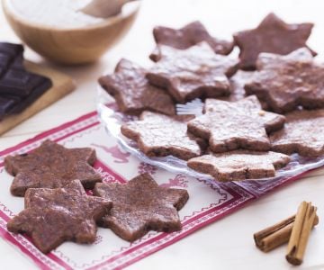 Crunchy Stars with Chocolate and Cinnamon