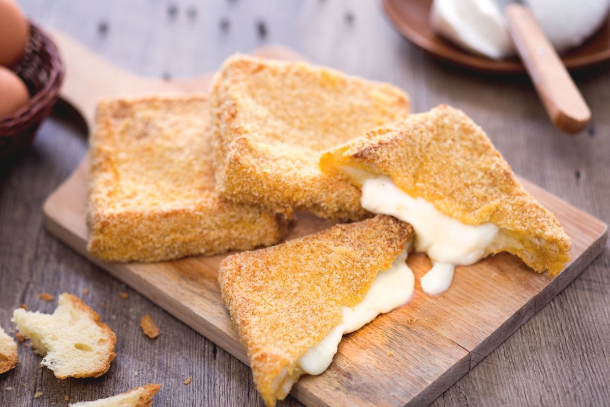 Baked Mozzarella in Carrozza