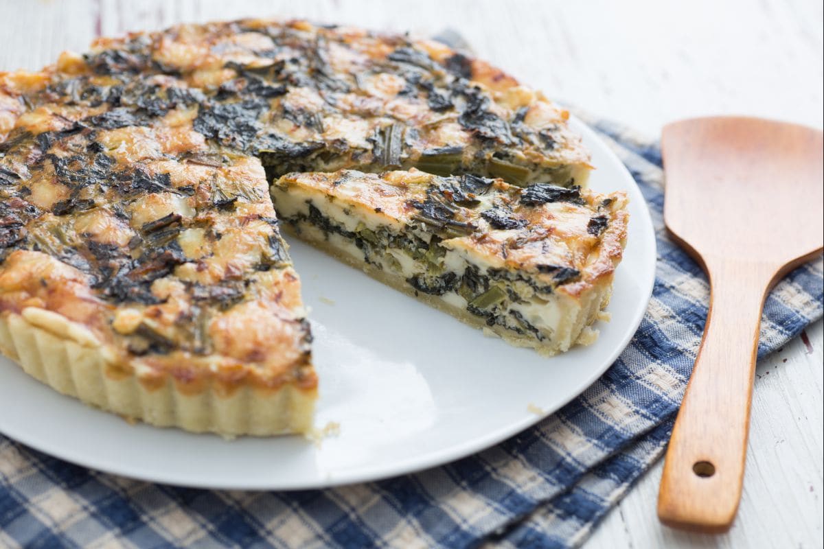 Savory pie with black cabbage