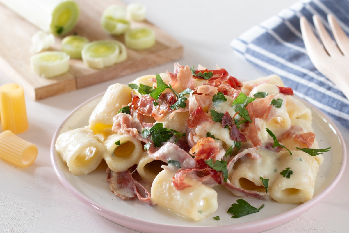 Pasta with Leek and Potato Cream with Crispy Speck