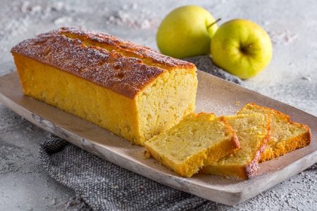 Yogurt and Apple Plumcake