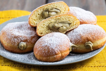 Pistachio Donuts