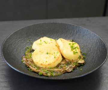 Roman-style gnocchi with sautéed mushrooms