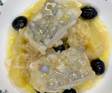 Cod with potatoes and olives