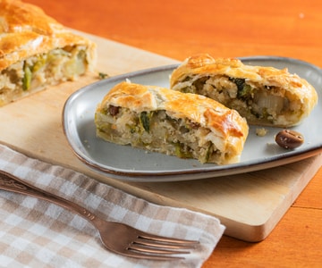 Potato and escarole strudel with raisins and pine nuts