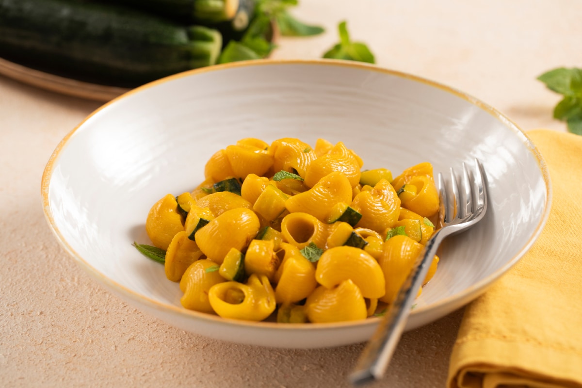 Pasta with Zucchini and Saffron