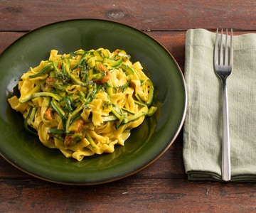 Tagliatelle with zucchini blossoms