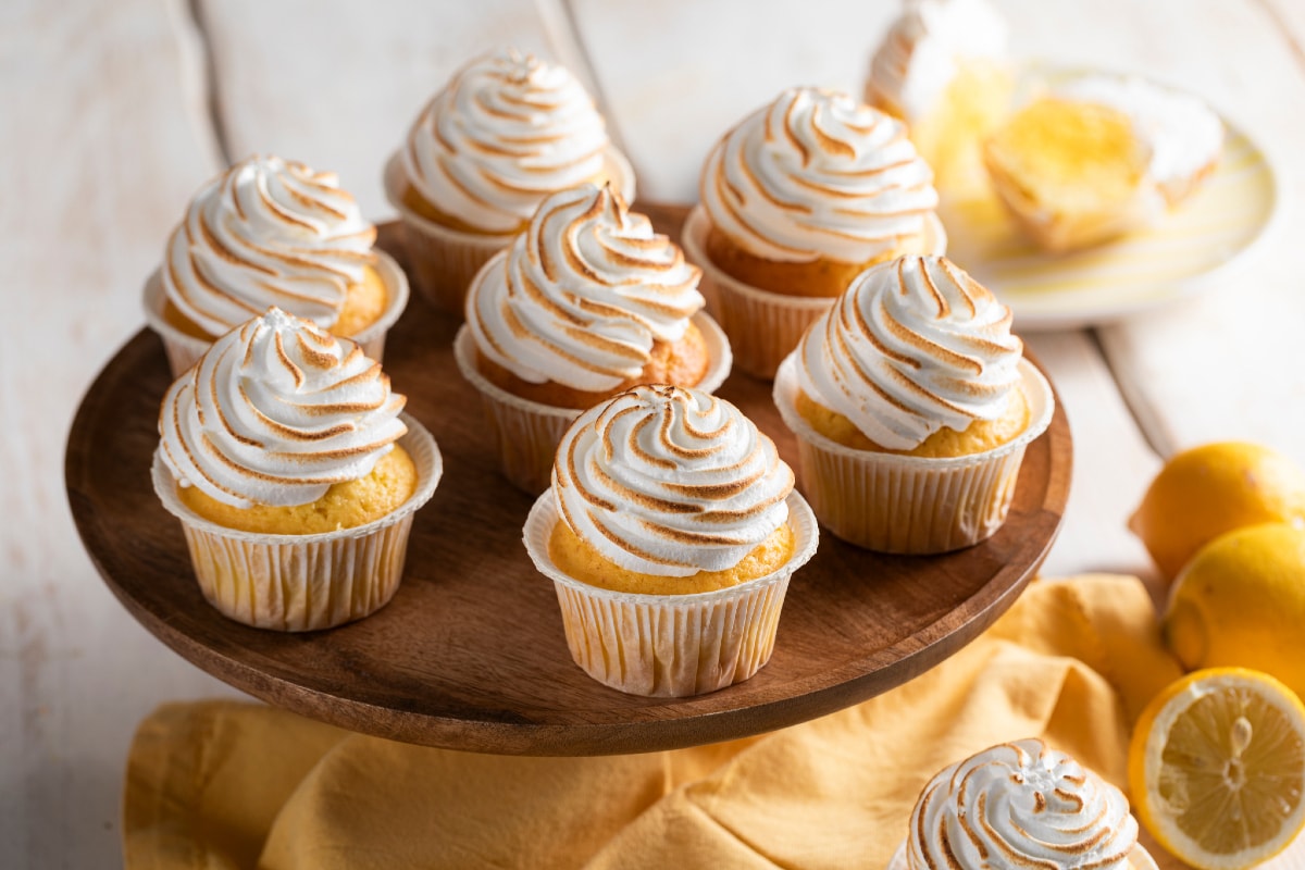 Lemon meringue cupcake