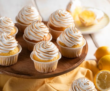 Lemon meringue cupcake