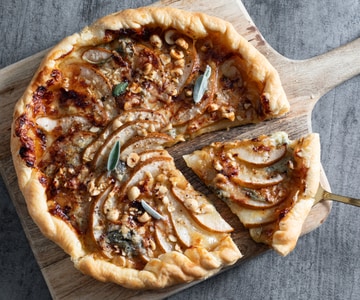 Savory Pie with Pears and Gorgonzola